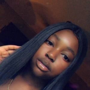 Meet your Posher, Estrella